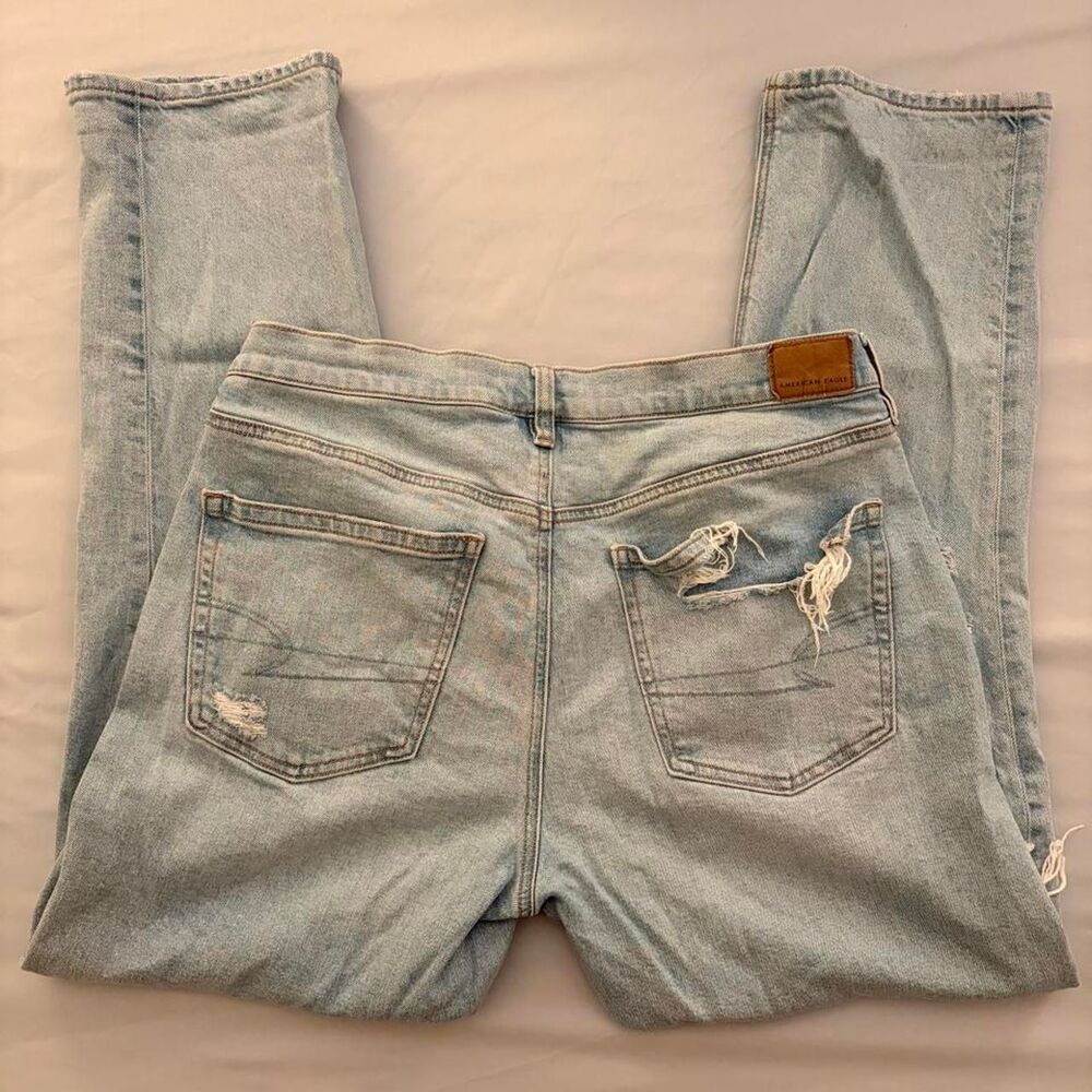 American Eagle Women's Distressed Jeans straight leg - Picture 2 of 6